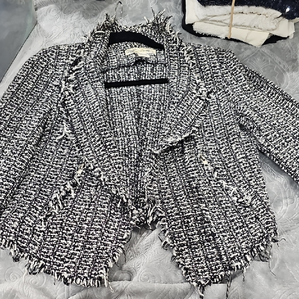 Black and White Geometric Blazer with Classic Lapels